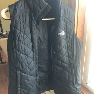 North face puffer vest never worn size M